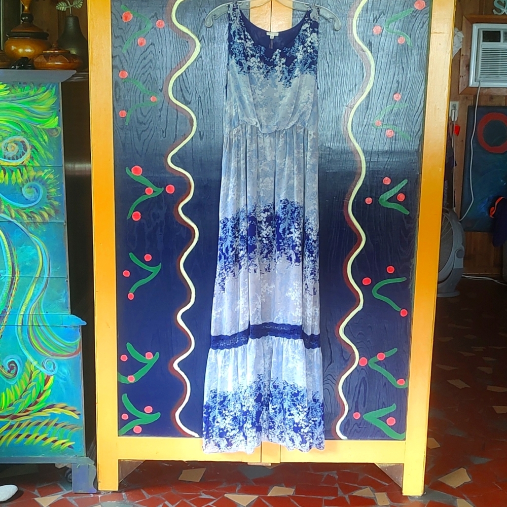 En Creme Maxi Dress